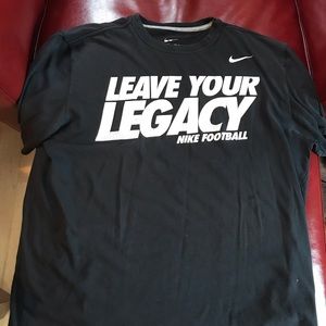 Nike shirt sleeve tee